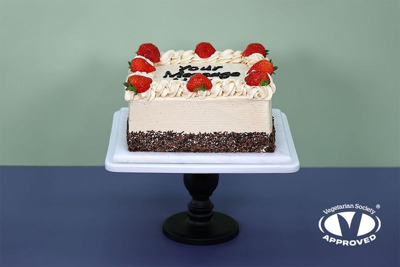 Double Bueno Cream & Strawberry Toppings Cake