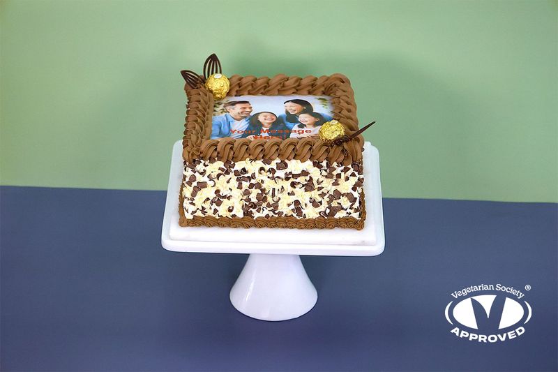 Ferrero Toping Photo Birthday Cake P469