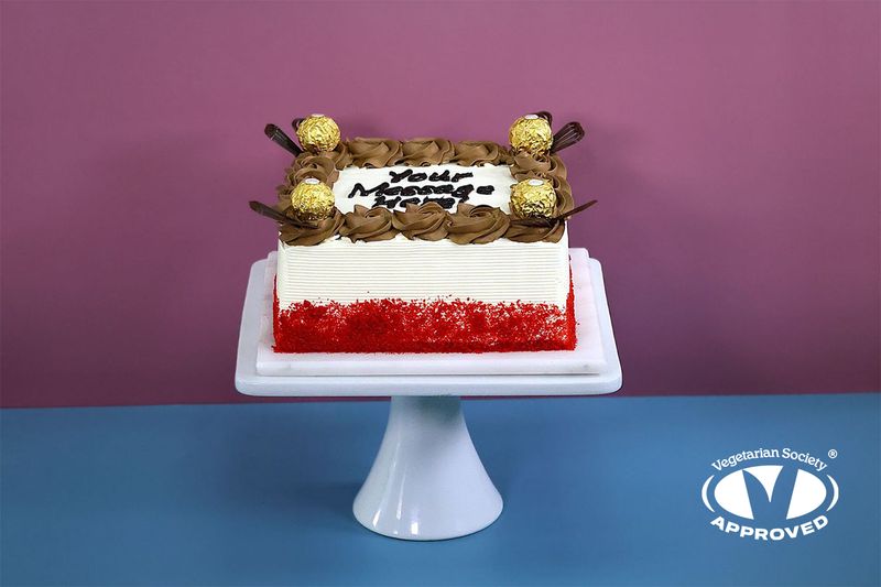 Ferrero Topping Red Velvet Cake RV282