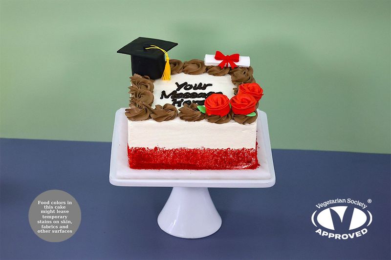 Graduation Toper Red Velvet cake