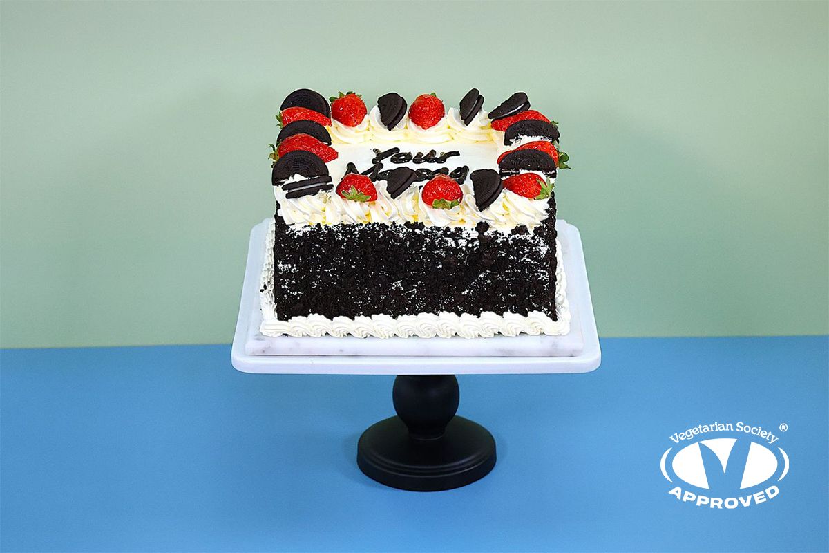 Oreo & Strawberry topping Birthday Cake