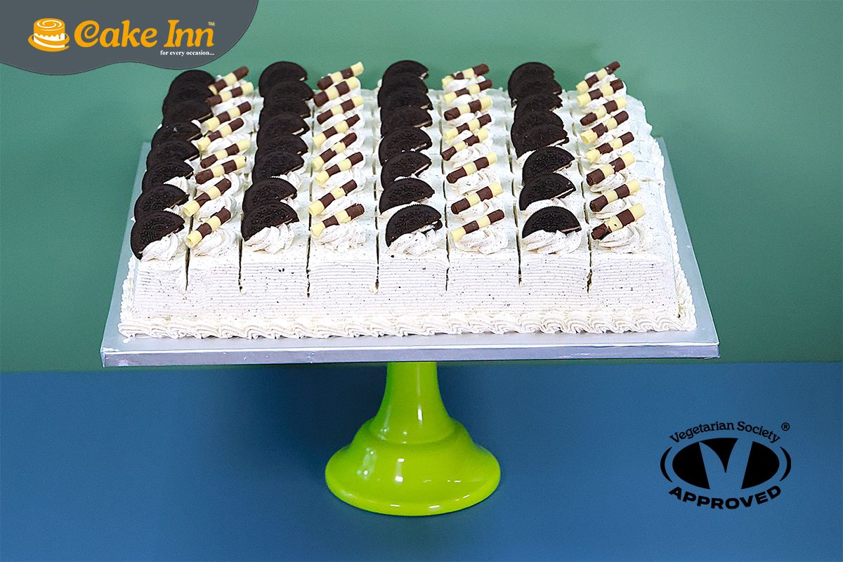 Loaded Cookie & Cream Oreo Pre Cut Party Platter Tray Cake Loaded Cookie & Cream Oreo Pre Cut Party Platter Tray Cake