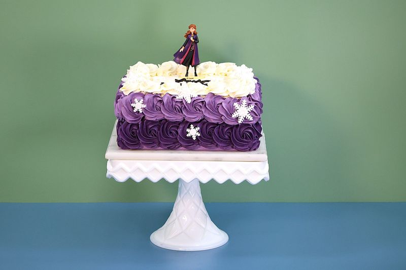 Anna Frozen Cake