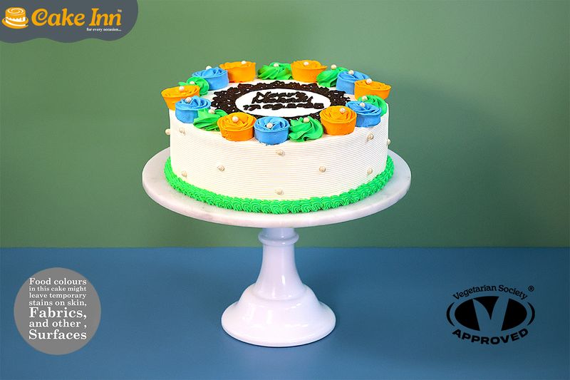 Classic Flowers Mehndi Cake Classic Flowers Mehndi Cake