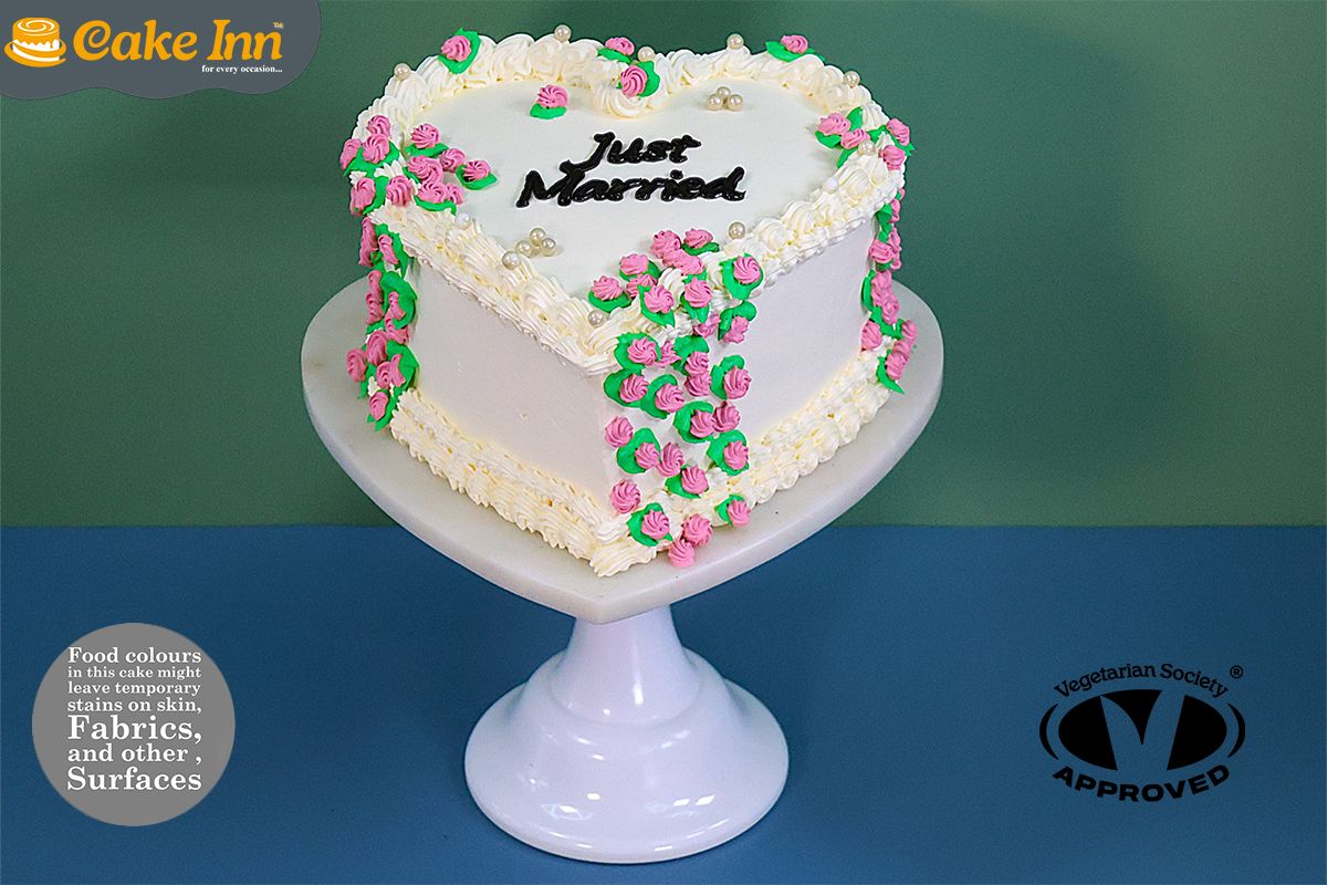 Elegant Wedding Heart Cake Elegant Wedding Heart Cake