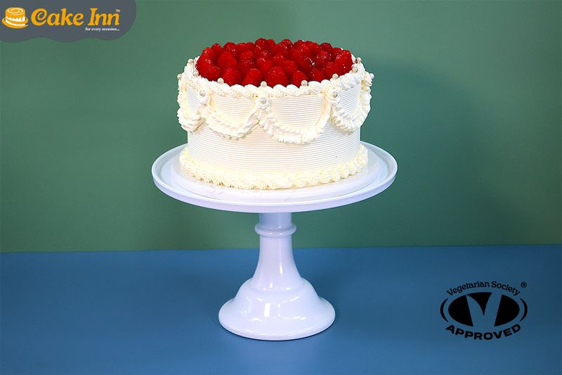 Royale Wedding / Engagement Cake Royale Wedding / Engagement Cake