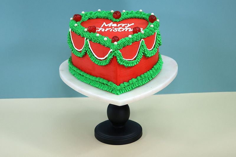 Christmas vintage Heart Cake