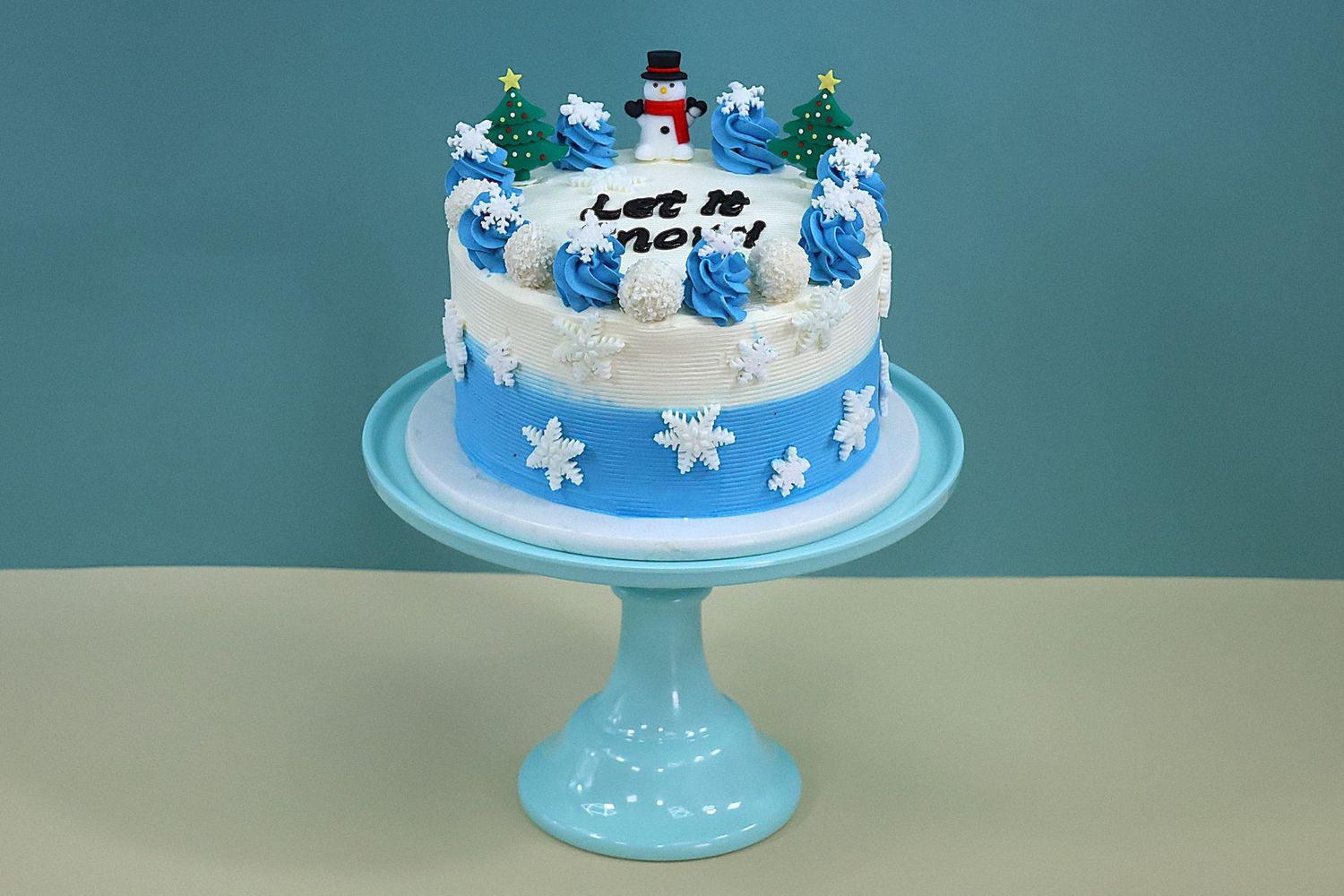 Winter Wonderland Snowflake Christmas Cake Winter Wonderland Snowflake Christmas Cake