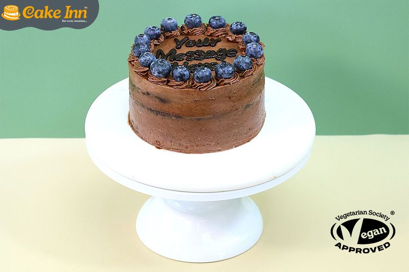 Berry Vegan Chocolate Cake Berry Vegan Chocolate Cake