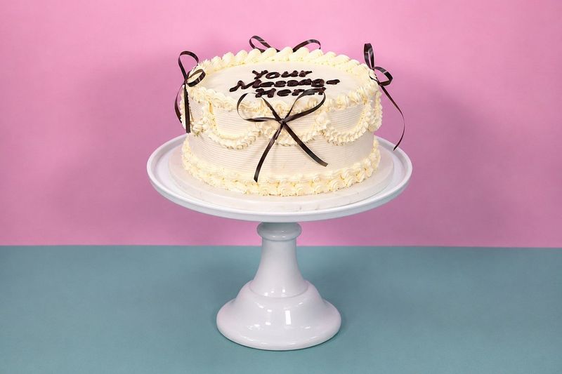 Vintage Custom Bow Cake Vintage Custom Bow Cake
