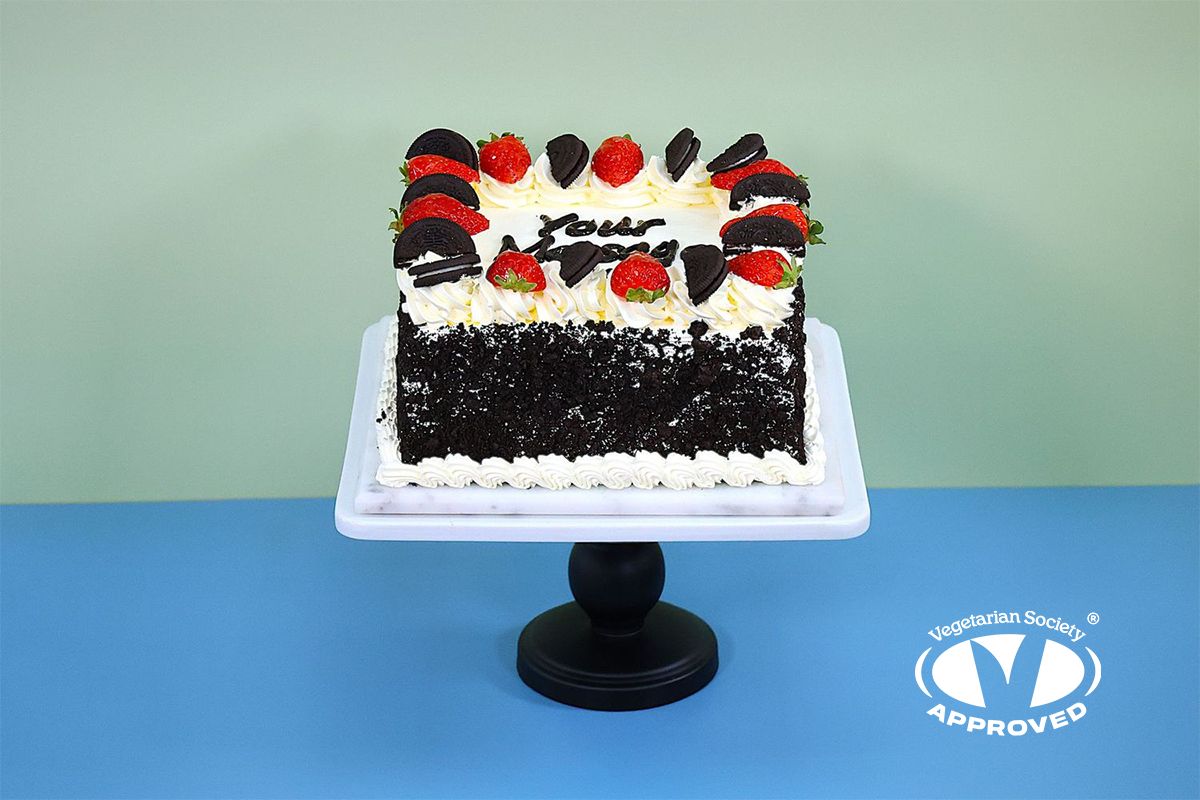 Strawberry & Oreo toppings With Oreo Crumbs On Side Birthday Cake Strawberry & Oreo toppings With Oreo Crumbs On Side Birthday Cake