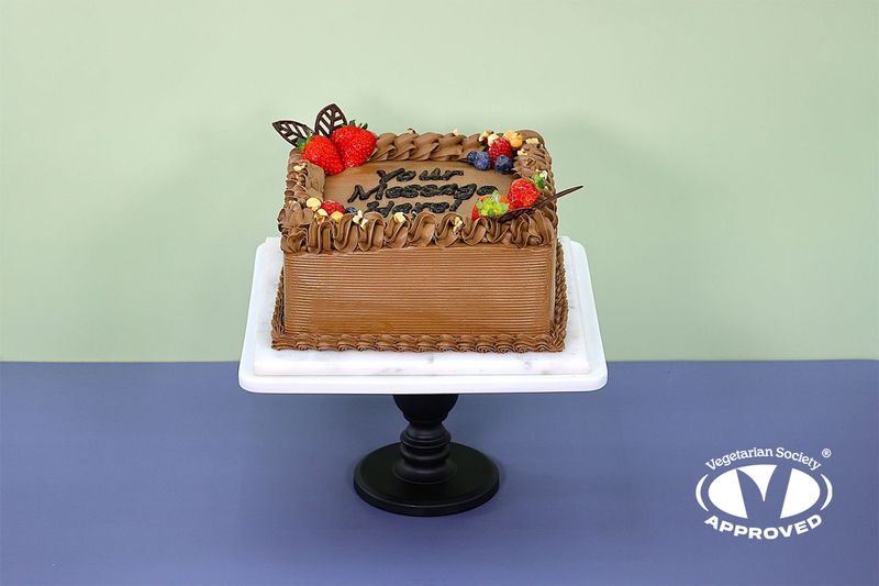 Hazelnut Cream & Berries Toppings Cake Hazelnut Cream & Berries Toppings Cake
