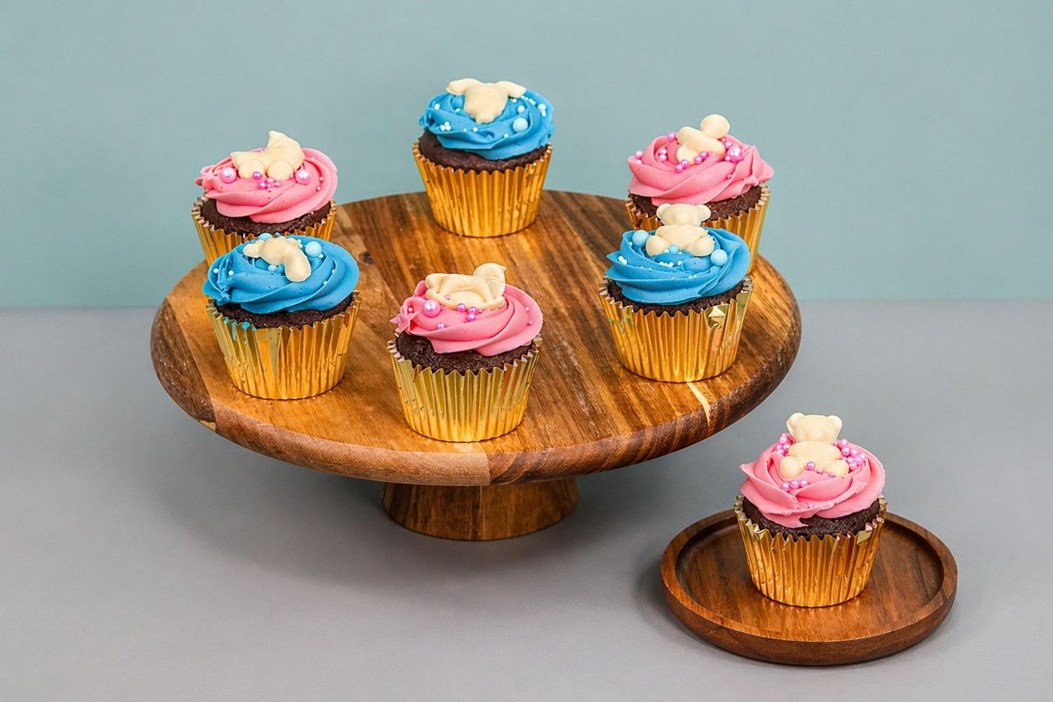 Gender Reveal Toppers Cupcakes
