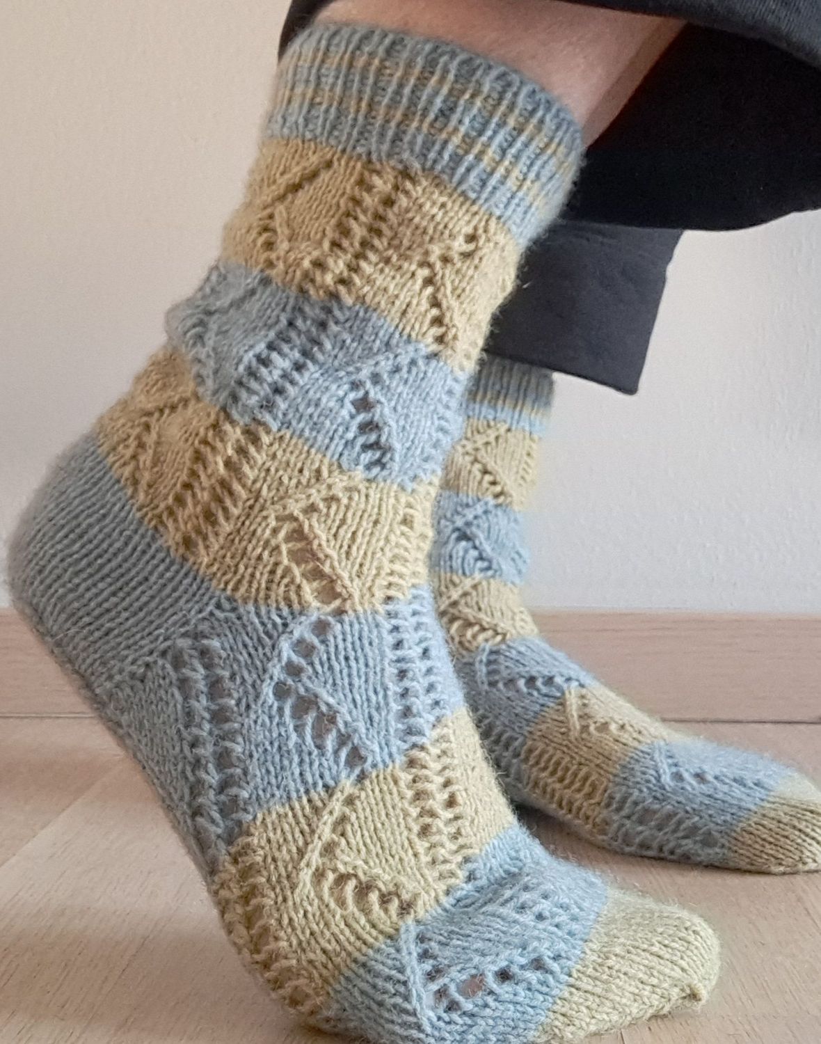 Strickanleitung Socken Spring Lines