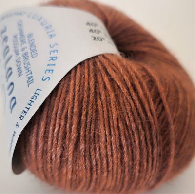 25 g Strickgarn Air Lace in Farbe Burnt Tangerine, 175m/25g, aus 40% Kaschmir, 40% Fuchskusu Daune, 20% Maulbeerseide