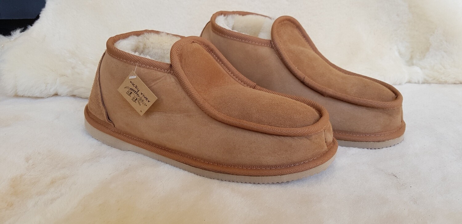 Mawson Ugg Slippers Hard Sole, Colour: Chestnut, Size: AU 9 Men