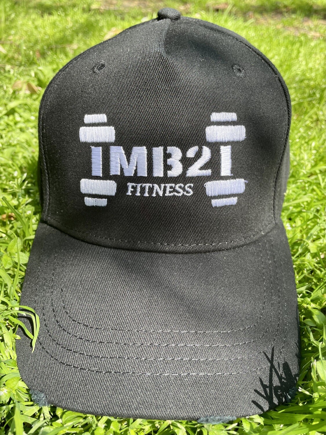 MB2 Distressed Cap Black/White