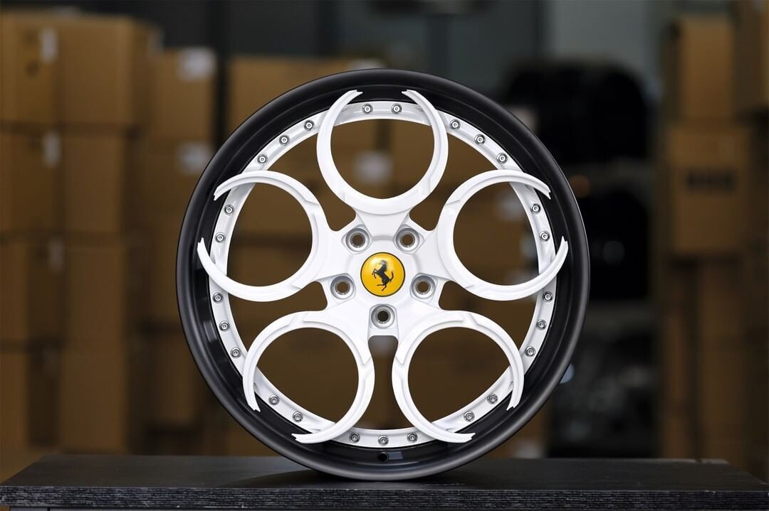 SET DE 4 LLANTAS FERRARI 19"