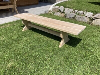 Holzbänke für Ihren Garten