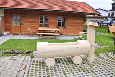Holzbrunnen aus Tannenholz. Holztröge für Ihren Garten