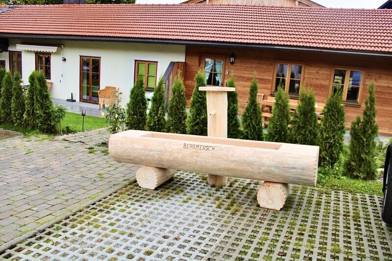 Holzbrunnen ,,Fellhorn" flacher Holztrog aus Lärche