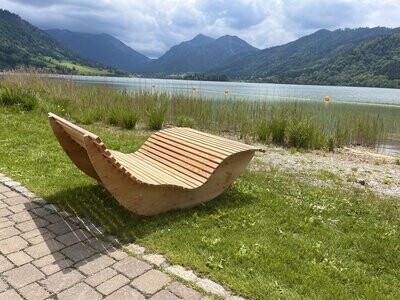 Holzliegen aus Lärchenholz