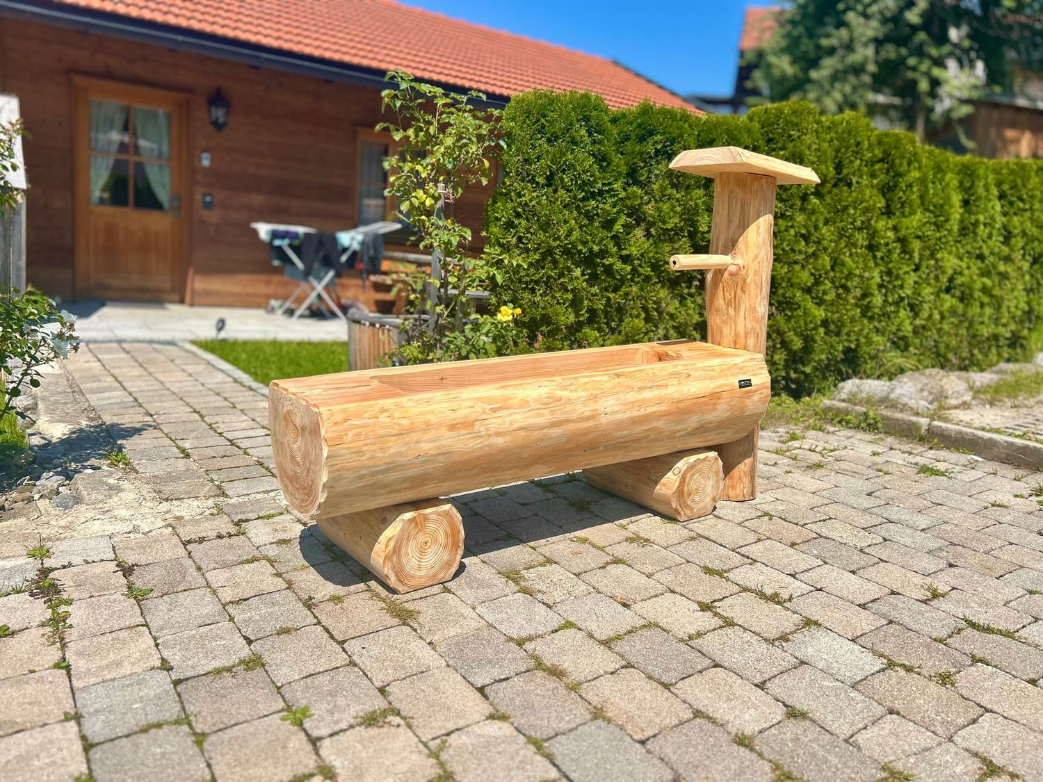 Holzbrunnen ,,Watzmann" Lärchenbrunnen Säule stirnseitig