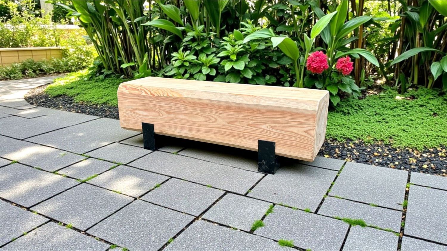 Baumstammbank eckig aus Lärchenholz mit Metallfüßen Baumstammbank eckig aus Lärchenholz mit Metallfüßen