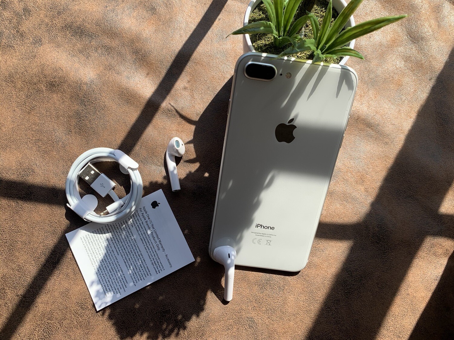 iPhone 8 Plus 256 GB ( Airpods Não Incluídos)