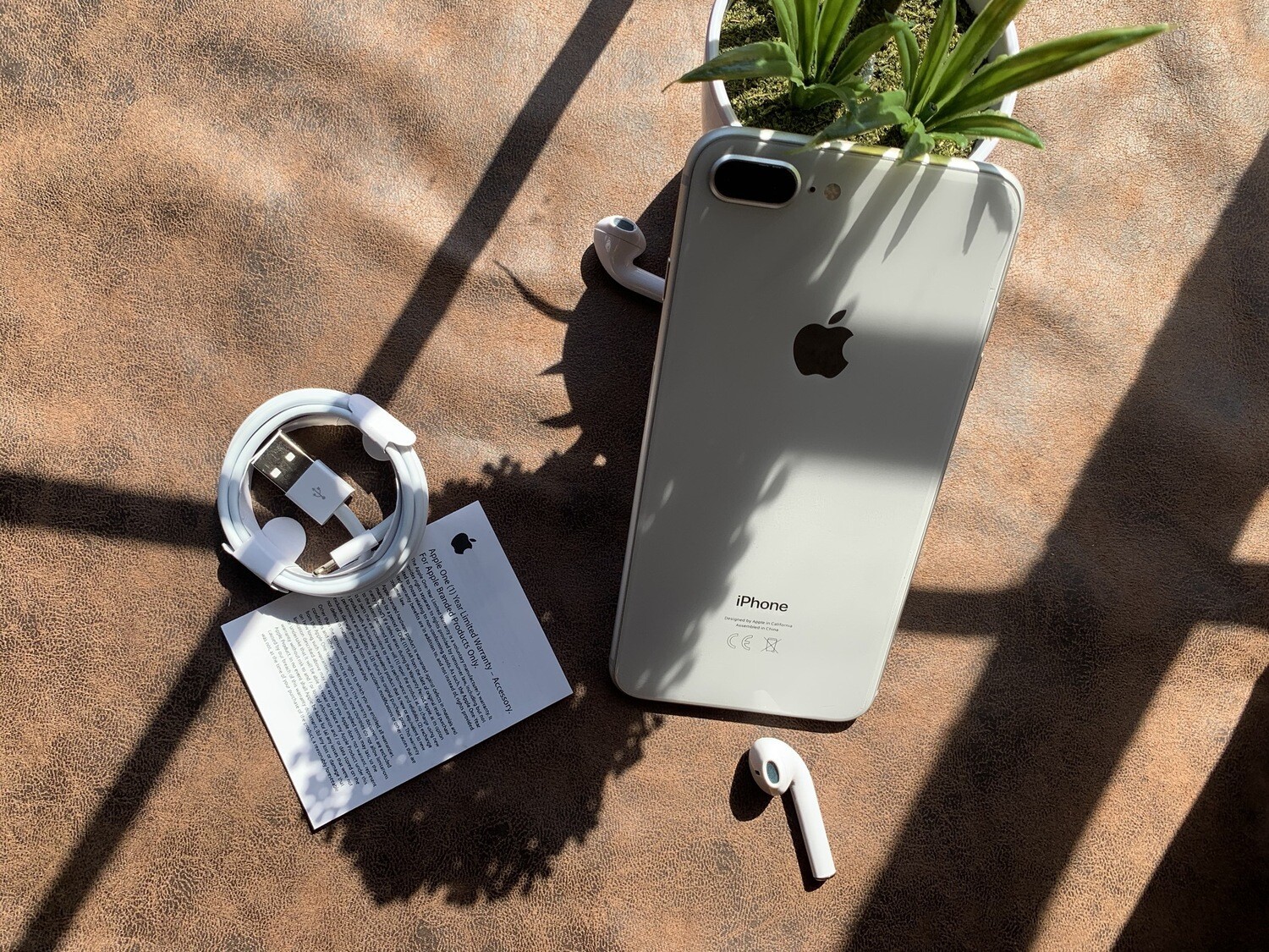 iPhone 8 Plus 256 GB ( Airpods Não Incluídos)