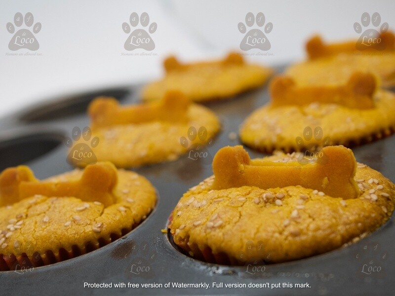 Pup cakes with bone cookies( pack of 6)