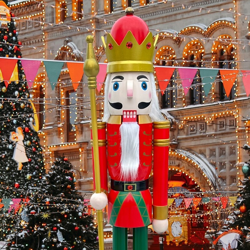 Red and Green Nutcracker King K03