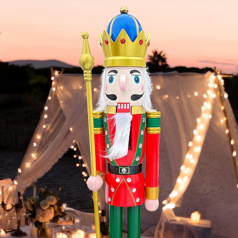 Red and green nutcracker King K18