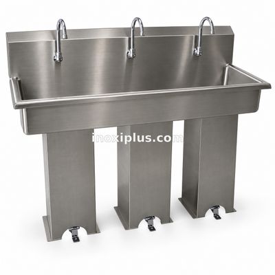 Lavamanos Triple con Válvulas de Pie y Con Pedestal.