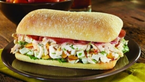 Sandwich: Chicken Ciabatta-Triple- Perritos calientes-empanadas rellenas