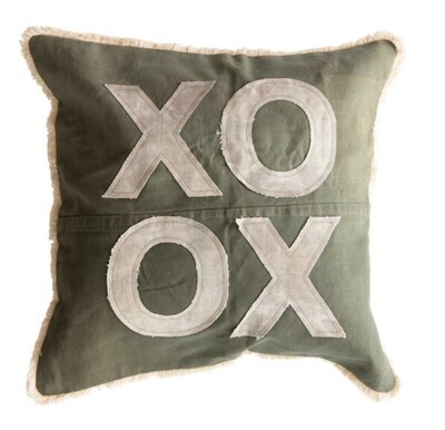 XO Pillow w Eyelash Fringe
