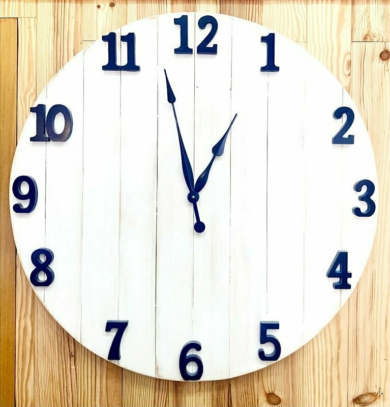 Reloj de pared de madera