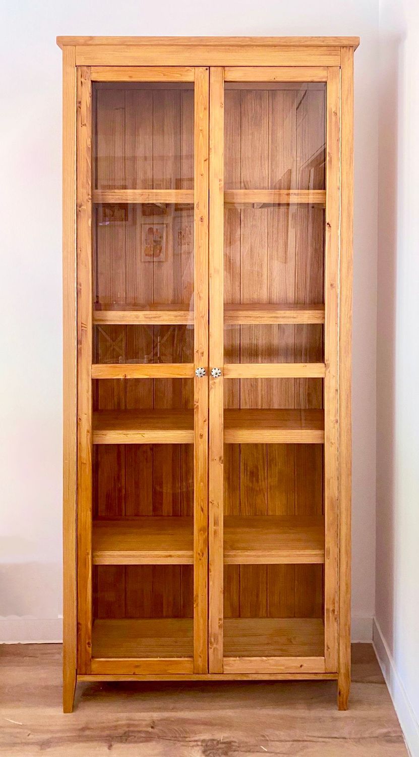 Vitrina de madera 002