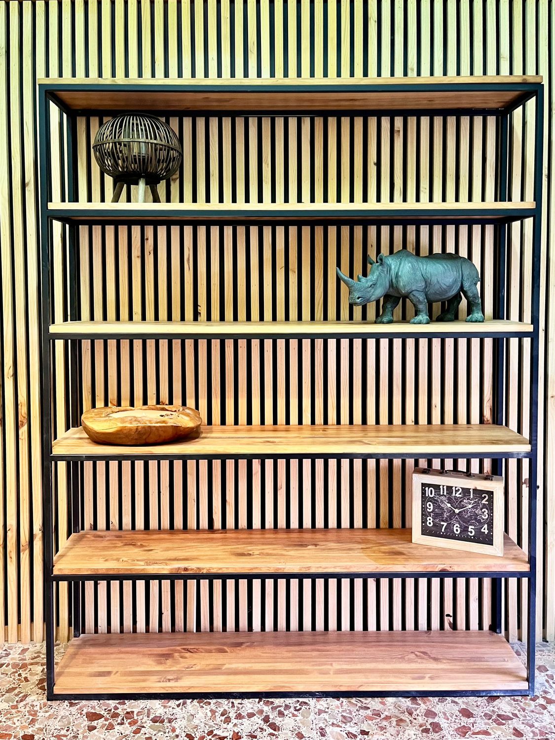 Estantería de madera y hierro 014