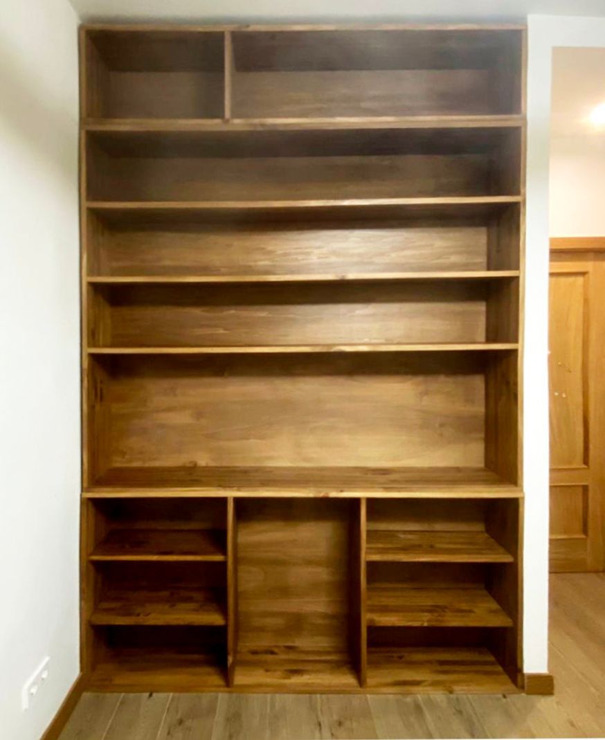 Estantería de madera 023
