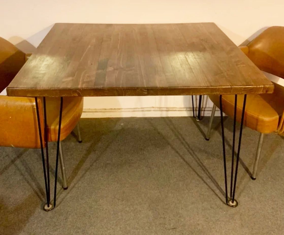 Mesa de comedor de madera 06