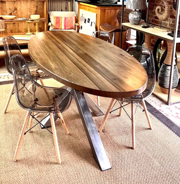 Mesa de comedor de madera y hierro 10