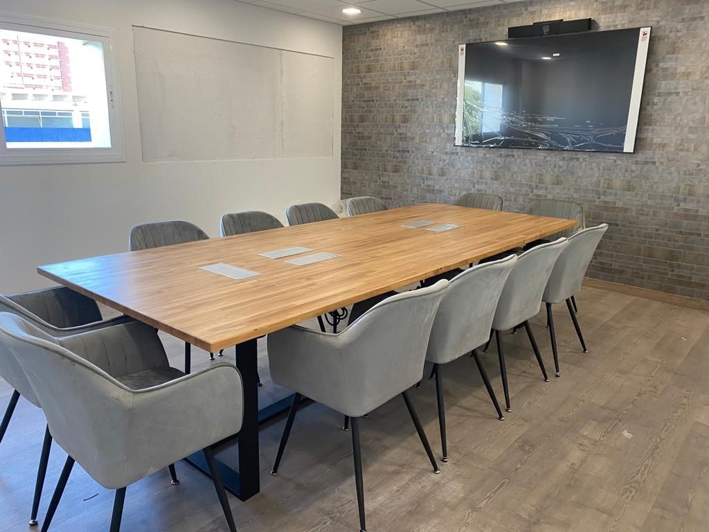 Mesa de reuniones  009