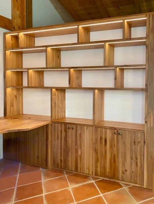 Estantería de madera 026