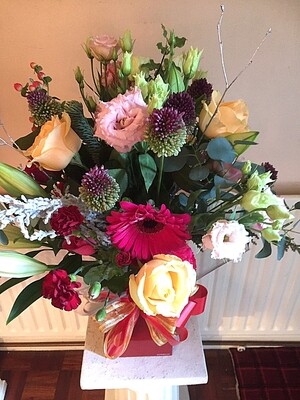 Presentation Bouquet Mixed Flowers Medium