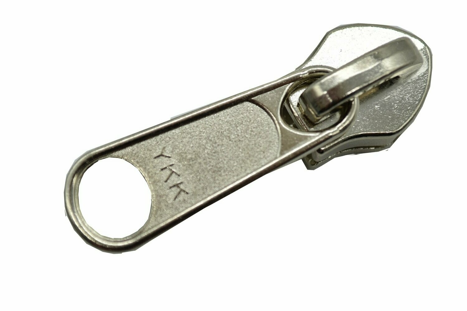 YKK Schieber für 5 mm Spiral Reißverschlüsse freilaufend  eine Griffplatte silberfarbend.