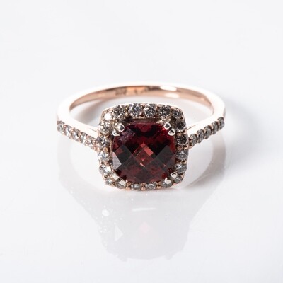 9K Rose Gold Garnet Ring 9K Rose Gold Garnet Ring