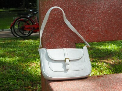 Signature Buckle Baguette Bag - WHITE