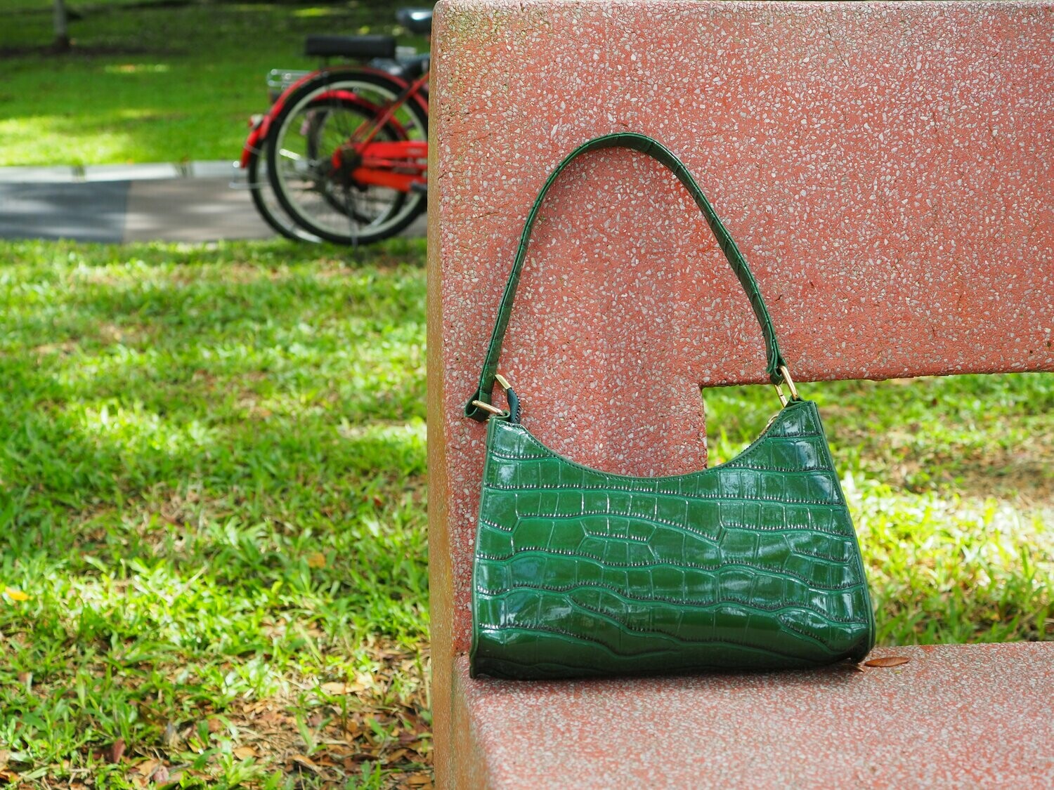 Croc-effect Baguette Bag - EMERALD