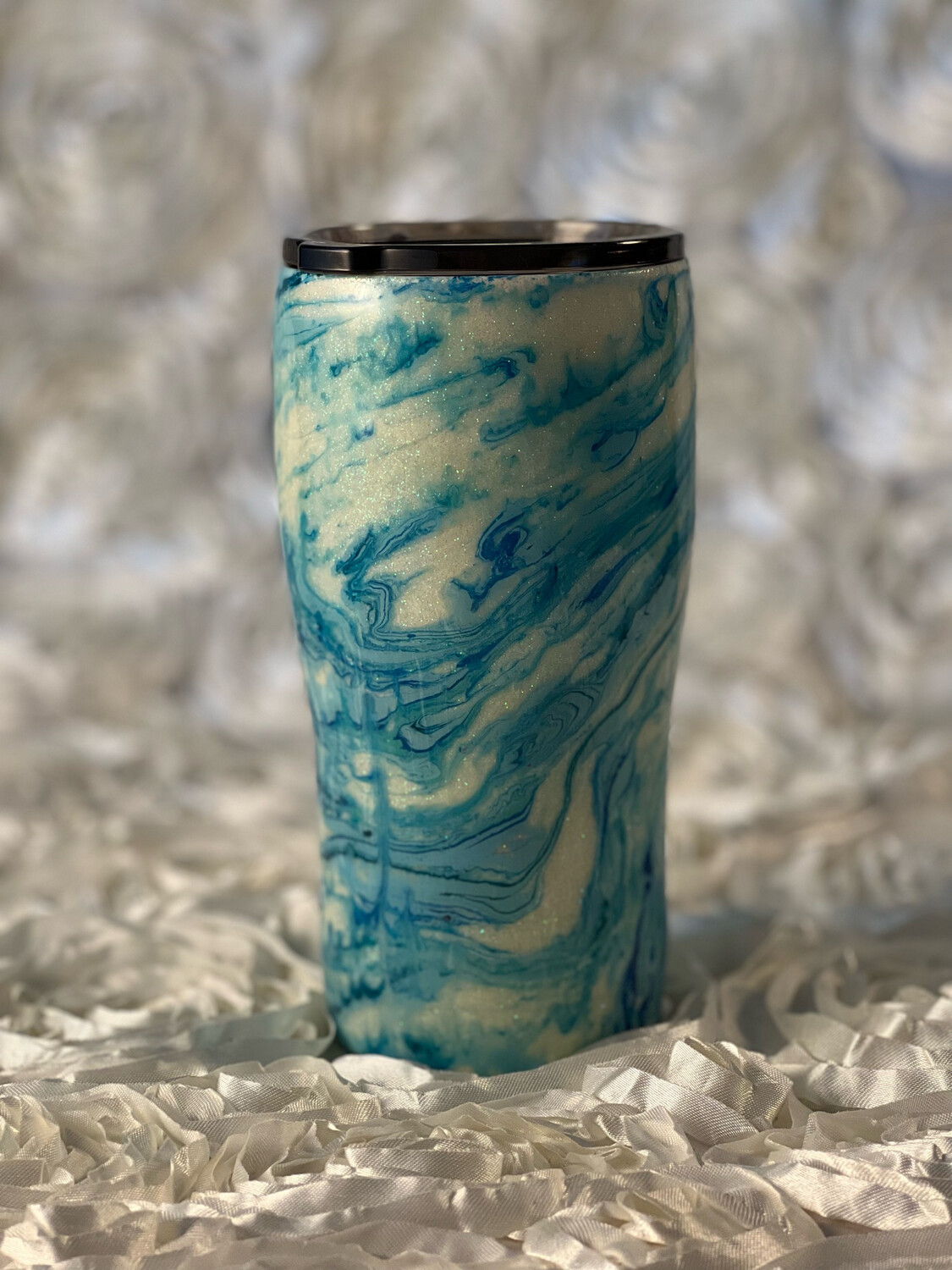 20oz Modern Curve Blue &amp; White Glitter Hydro dip